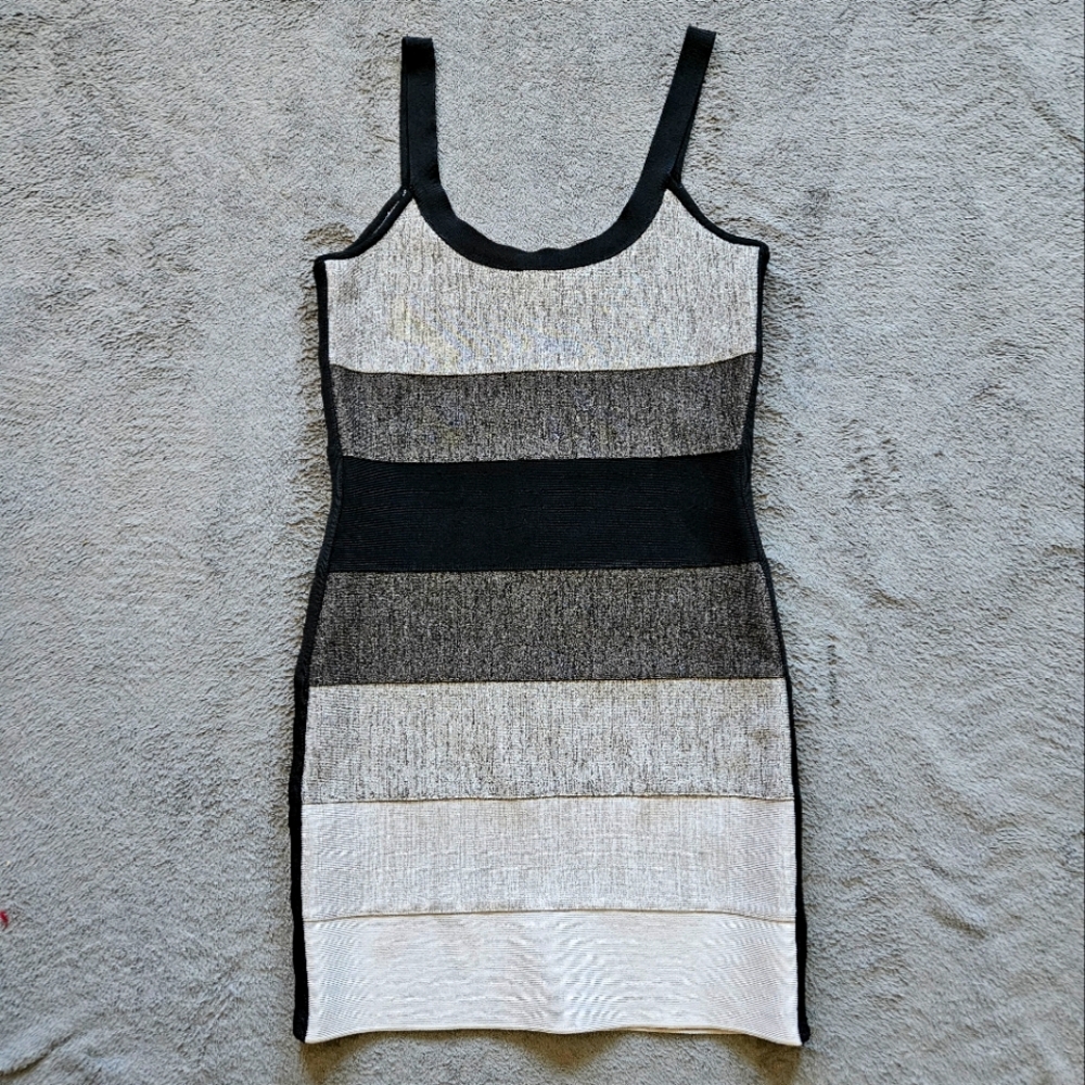 Marciano Bodycon Black and White Striped Dress with zippered back. Sz Lg